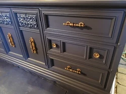 Solid wood and wide/thick doors. Was professionally refinished in Benjamin Moore arura blue 💙. Clean, new finishes...