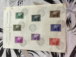Feuillet de 8 timbres « Souvenir de la. Reine Astrid « émis le 15 avril 1937.