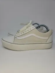 Vans Off The Wall White/Off White Shoe Mens 8.5 Womens 10 Skateboard Skating. Shoes show signs of use please see pics...