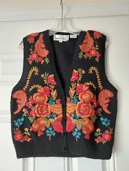 Vtg. Needleworks Floral Womens Vest. Hand Knitted Retro 1989 100%Wool.Size M.Very beautiful front.Very good...
