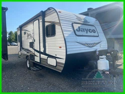 Take your family of four along for a weekend camping trip in this Jay Flight SLX 175RD travel trailer by Jayco. This...