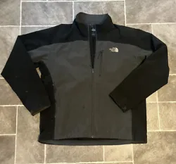 This North Face jacket is a stylish choice for any man looking for a comfortable and durable outerwear option. With a...