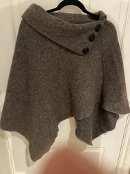 Vera Tucci Wool Mix Poncho. Brown.