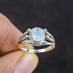 We serve complete 925 sterling silver Jewelry and genuine properties of the stone. Stone Width - 1 cm.