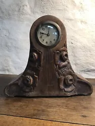 Petite Horloge Art Populaire - Art Nouveau. Le ressort est à faire débloquer