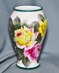 Vase en céramique, glaçure blanche sur corps clair, roses, peint à la main, Franz Anton Mehlem, Bonn, probablement...