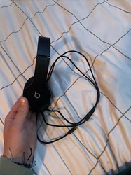 Wired beats by dre Solo Hd Black With Case, in good condition used but still working very well.