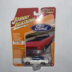 JOHNNY LIGHTNING CLASSIC GOLD COLLECTION 68 FORD FAIRLANE TORINO GT CONVERTIBLE.