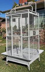 Large Elegant Bird Parrot Wrought Iron Cage. Elegant and Durable Wrought Iron parrot cage with non toxic powder coated...