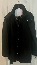 Gorgeous single breasted black zip, Burberry trench coat with hood. Tastefully lined, east zip closure (no belt,...