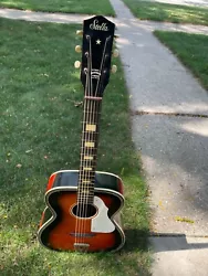 Vintage 1963 H1141 stella guitar red burst. Guitar tuners need work as they are a bit hard to turn to get the guitar in...