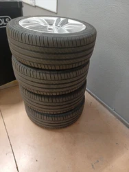 jantes tesla model S avec pneus neuf KLEBER 245 / 45 R19 102Y.