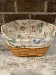 Longaberger 2001 Octagon Basket w/ Liner 11”.
