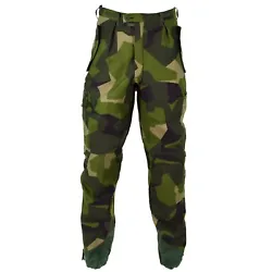 Original Swedish army pants M90 camouflage pattern. 2 big side pockets with durable zip closure, 2 slash pockets with...