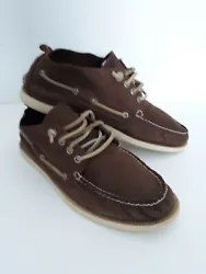 Shoes are a 4 eye lace up made in a brown leather and have leather laces. Soles show light signs of wear. No major...