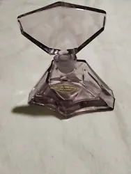 Ancien Flacon De Parfum Pompadour.vide, bon état, verre epais violine, étiquette pompadour made in austria. Hauteur...