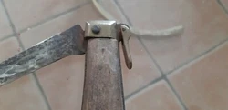 Couteau pliant  acrestaurer  Tres ancien  Vendu dans l etat