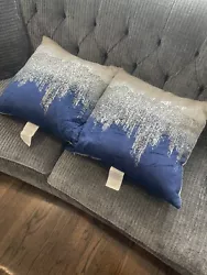 decorative pillows for sofa. Condition is Pre-owned. Shipped with UPS 3 Day Select.