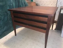 Dillingham Esprit end table. Excellent original condition with original finish. It has very minor surface scratches,...
