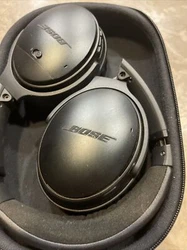 Bose Quiet Comfort 35 Noise Cancelling Series 2 black Wireless Headphones QC35 versions 2 Comes with case and usb...