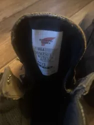 red wing boots. Condition is Pre-owned. Shipped with USPS Priority Mail.