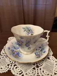 Royal Albert bone china tea cup and saucer. No damage, never used. beautiful and elegant