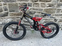 Aluminum cortina downhill extreme 8 mountain bikeMarzocchi shiver front fork and rear coilRaceface Chester stem and...