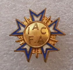 PINS MINIATURE de boutonnière authentique en métal. (original French Veteran SMALL SIZE PIN ). GARANTI ORIGINAL....