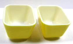 These pieces are in good condition with no visible scratches on the yellow.