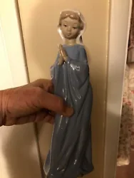 Lladro porcelain praying girl. Condition is 