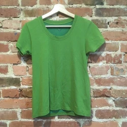 Patagonia lightweight tee - see last photo for some discoloration to back side. Perfect for layering. Made of organic...