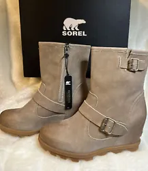 NWB Sorel Joan of Arctic Wedge ll Boot Size 8. Hard to Find and Priced to sell with No issues . Waterproof material,...