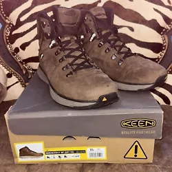 KEEN Manchester 6” WP (Soft toe) 1021327D Size 13D mens. Feel free to ask any questions. Good condition.