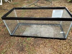 The aquarium is In perfect condition and is a perfect habit for a hamster, turtle or fish. Further details on size are...