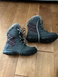 Columbia girls snow boots, dark gray. Very comfortable, snug fit. Stated size is 2, but it seems to run a bit smaller.