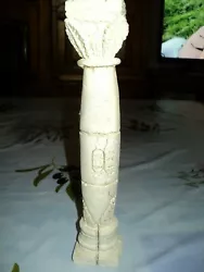 Décoration daquarium colonne de 24 cm de haut les fissures que lon voit sont d origine.