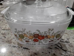 corning ware a-3-b casserole 3 quart and a-1/2-b le persil la sauge used vintage. Flaws are in pictures sold as set...