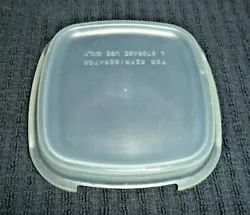 Very good condition. Fits P-41-B, P-43-B, P-41 and P-43 Corning Ware small casseroles. (You choose at checkout which...