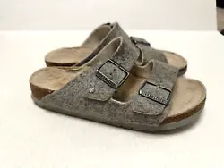 Birkenstock Arizona Rivet wool grey straps and lined footbed size 37.  In pre-owned condition with some signs of wear...