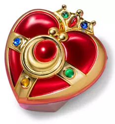 La réplique du Cosmic Heart Compact, sortie en 2016, revient avec une nouvelle sculpture et une luxueuse finition...