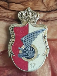 Ancien insigne militaire pucelle militaire VICTORIA ALO 17 a identifier . État : Occasion Service de livraison :...