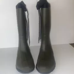 itasca size 10 steel shank Rubber boots Saskatoon Rubber Upper And Balance. Best offer excepted Priority mail Buyer...