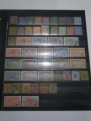 On retrouve 48 timbres neufs avec charnieres et obliteres. Voici un joli lot de timbres de Saint Pierre et Miquelon en...