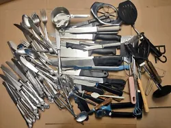 Huge Kitchen Ware Lot. 30+ kitchen knives.