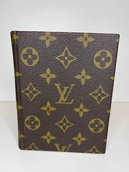 Marque : Louis VuittonAccessoire : Album photoCouleur : MarronEtat : Très bon état extérieur, côté intérieur il y...