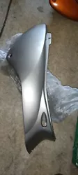 Carénage pour scooter Peugeot     Pièce neuve d origine provenant d un ancien stock pouvant presenter des traces de...
