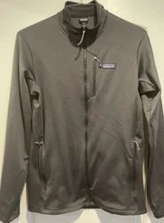 Patagonia Mens R1 Daily Jacket, Black, Size Medium. Condition is Pre-owned. Shipped with USPS Ground Advantage.