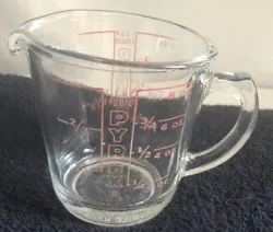 PYREX 508 MEASURING CUP 8 OZ / 1 CUP / 250 ML RED LETTERING D HANDLEBeautiful Pyrex D Handle