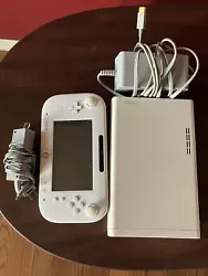 Wii U and Wii system. For parts or repair. System will not read discs. See pictures. I cannot get a picture to show up...