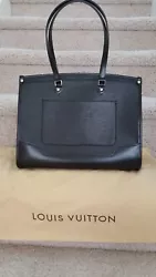Beautiful never used LV Epi Leather Bag looks professional and polished. This is a classic style that LV has retired....